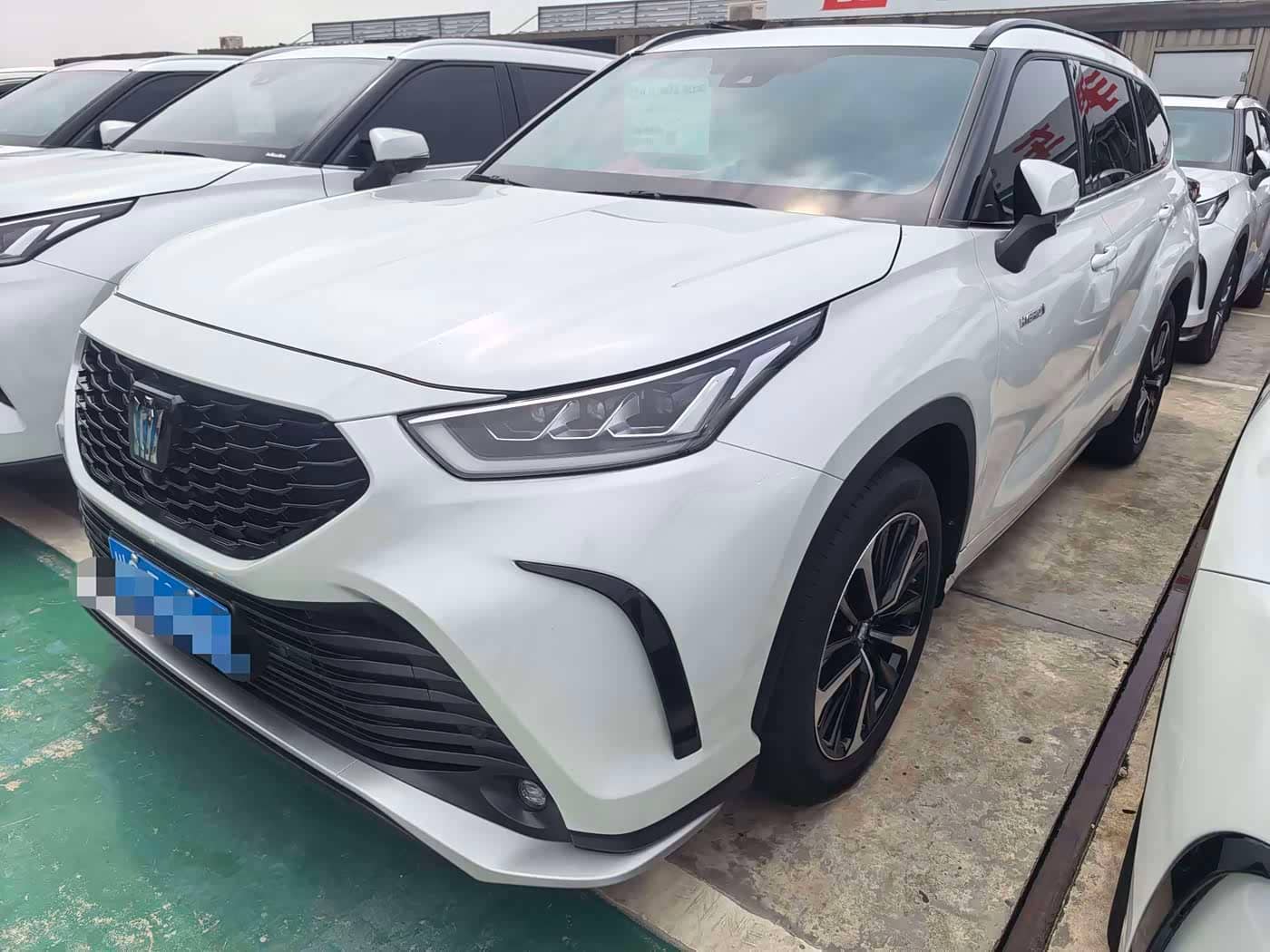 Toyota Crown Kluger