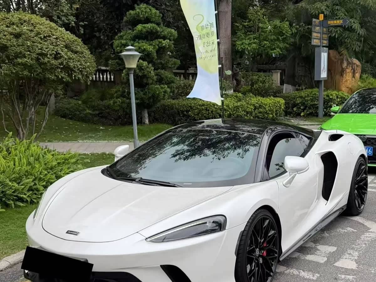 McLaren GT