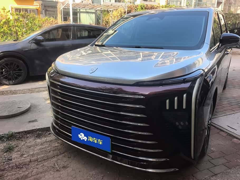 Dongfeng Fengxing Starlight V9