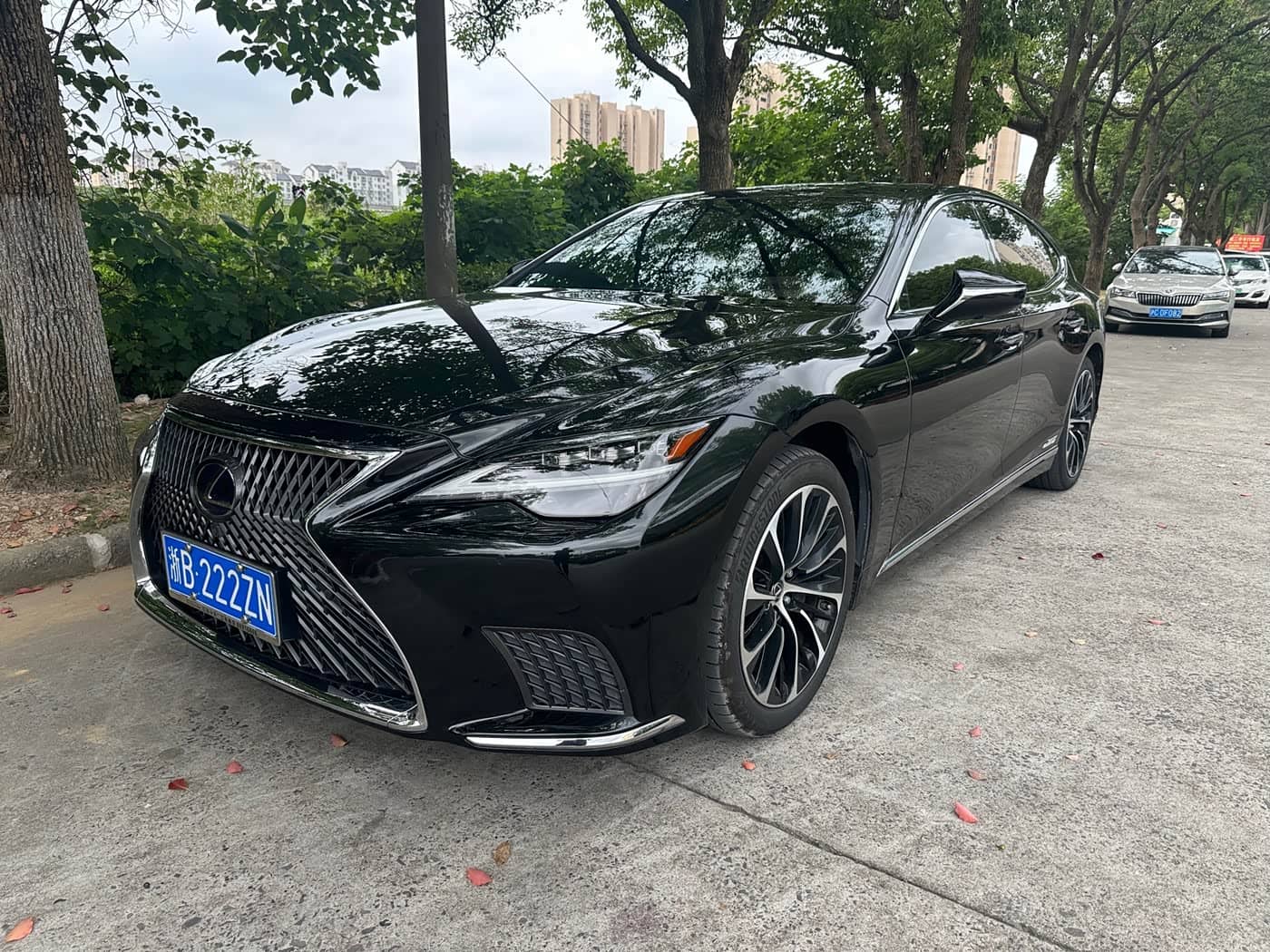 Lexus LS