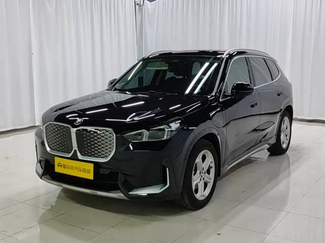 BMW iX1