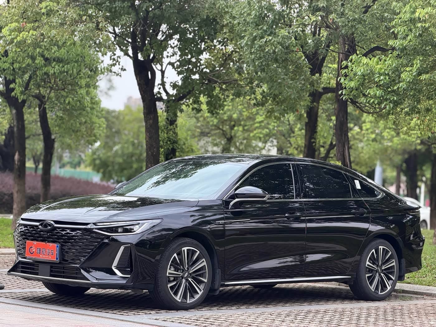 Chery Arrizo 8