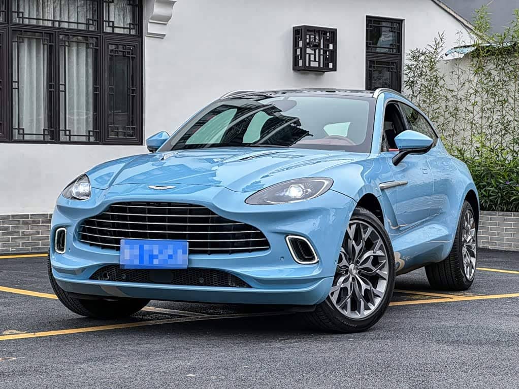 Aston Martin DBX