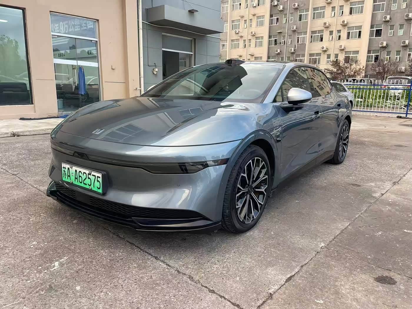ZEEKR 007