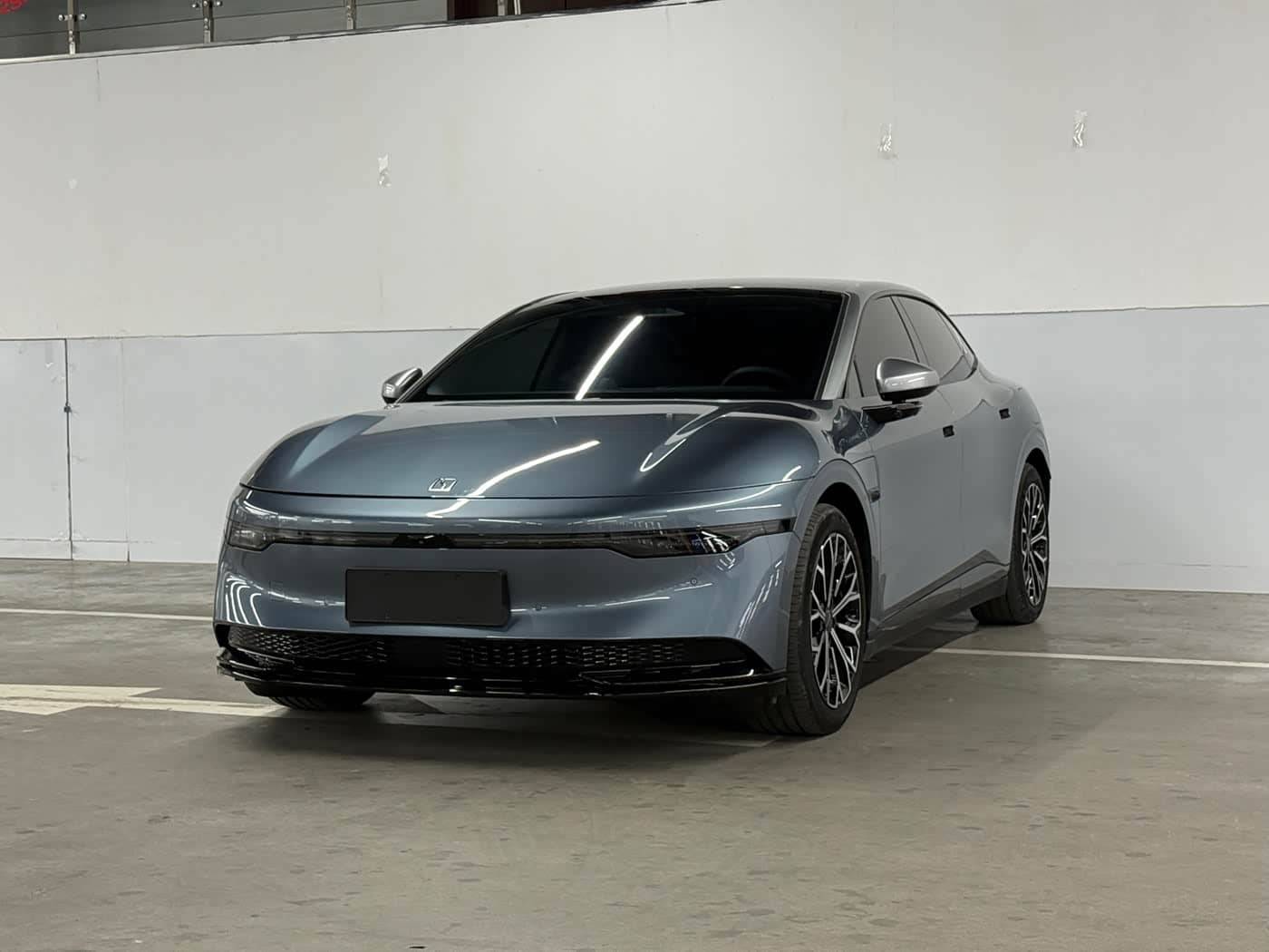 ZEEKR 007