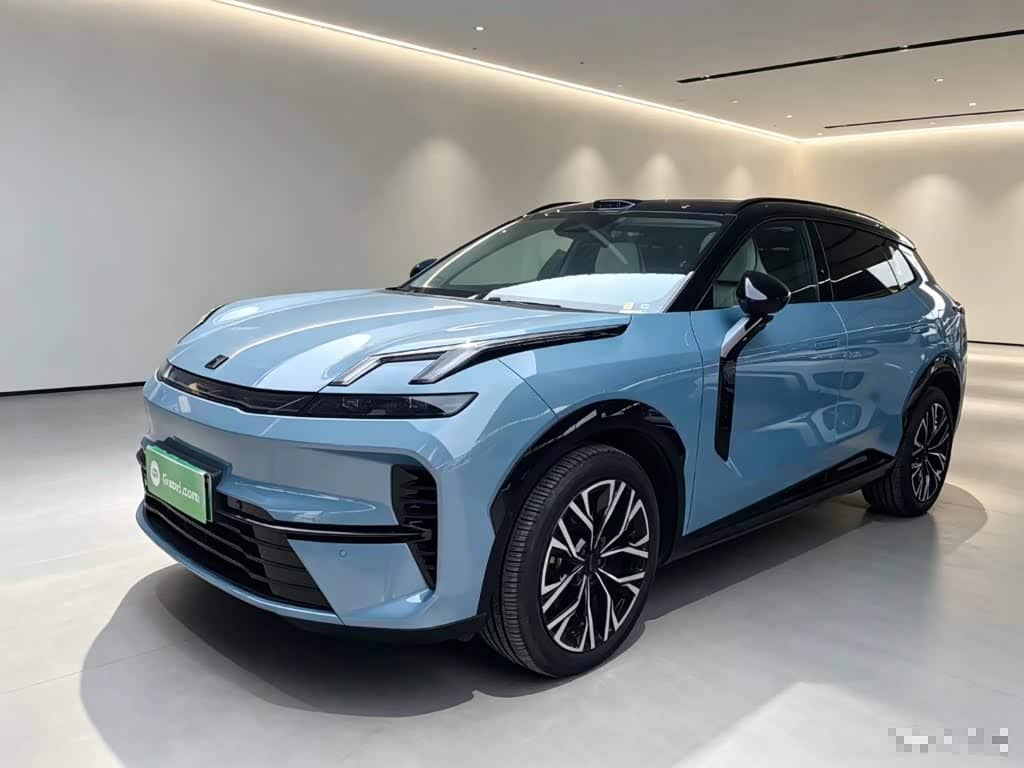 Lynk & Co 08 EM-P