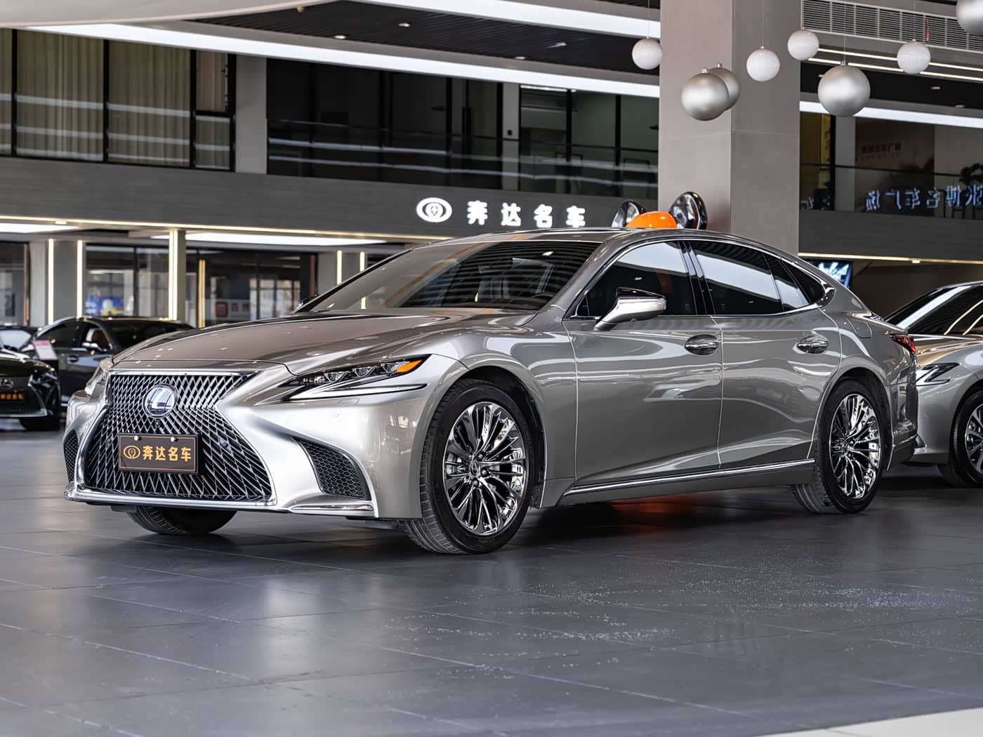 Lexus LS