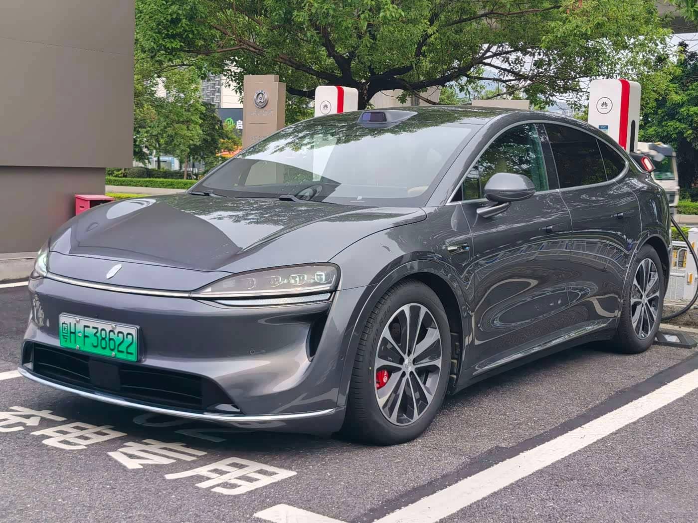 Zhijie Luxeed R7