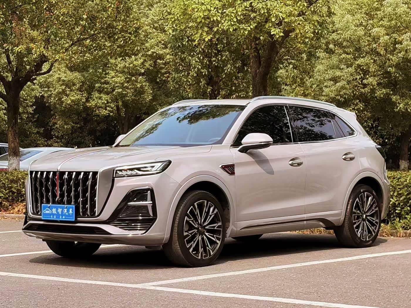 Hongqi HS5