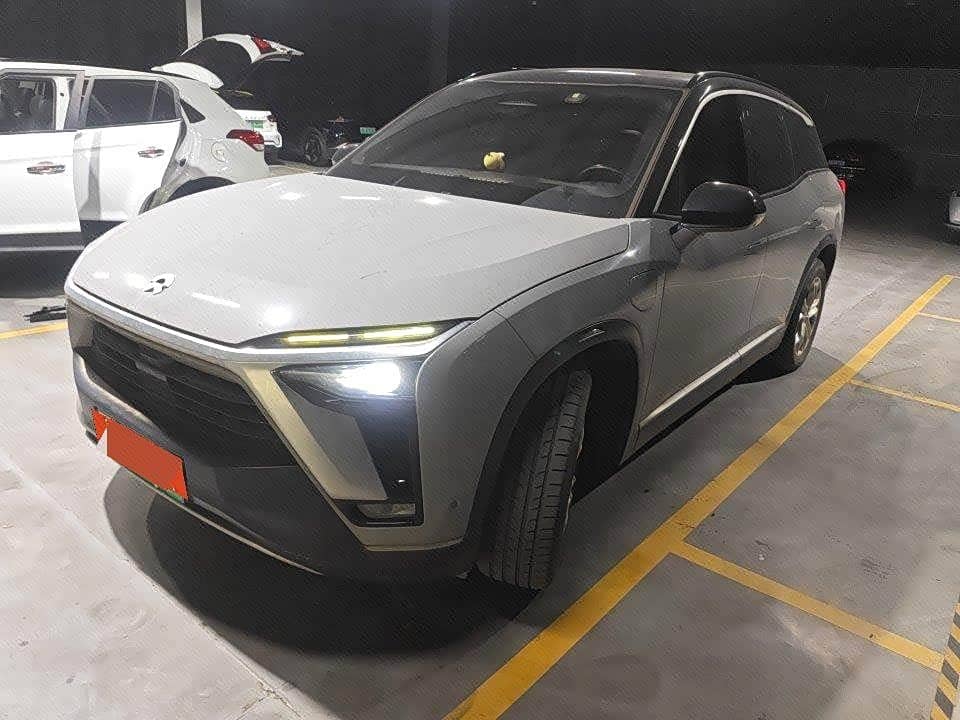 NIO ES8