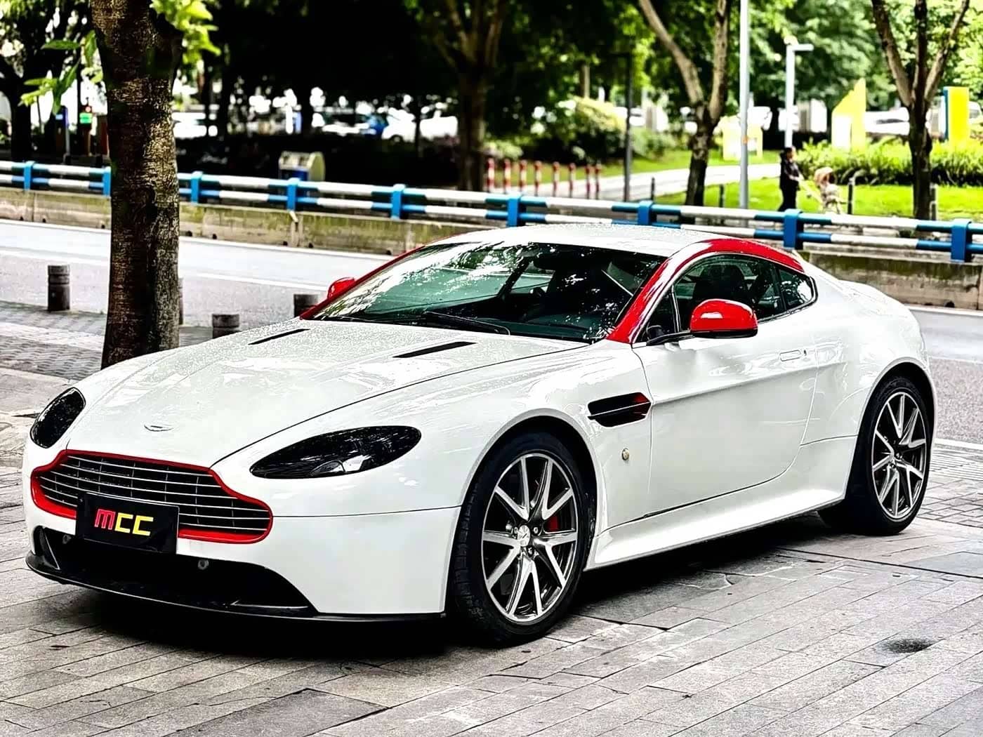 Aston Martin V8 Vantage