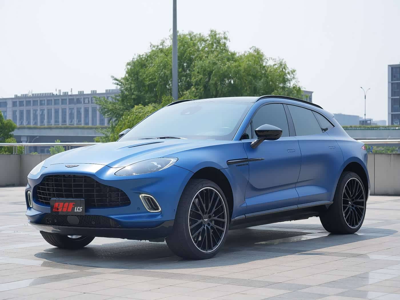 Aston Martin DBX