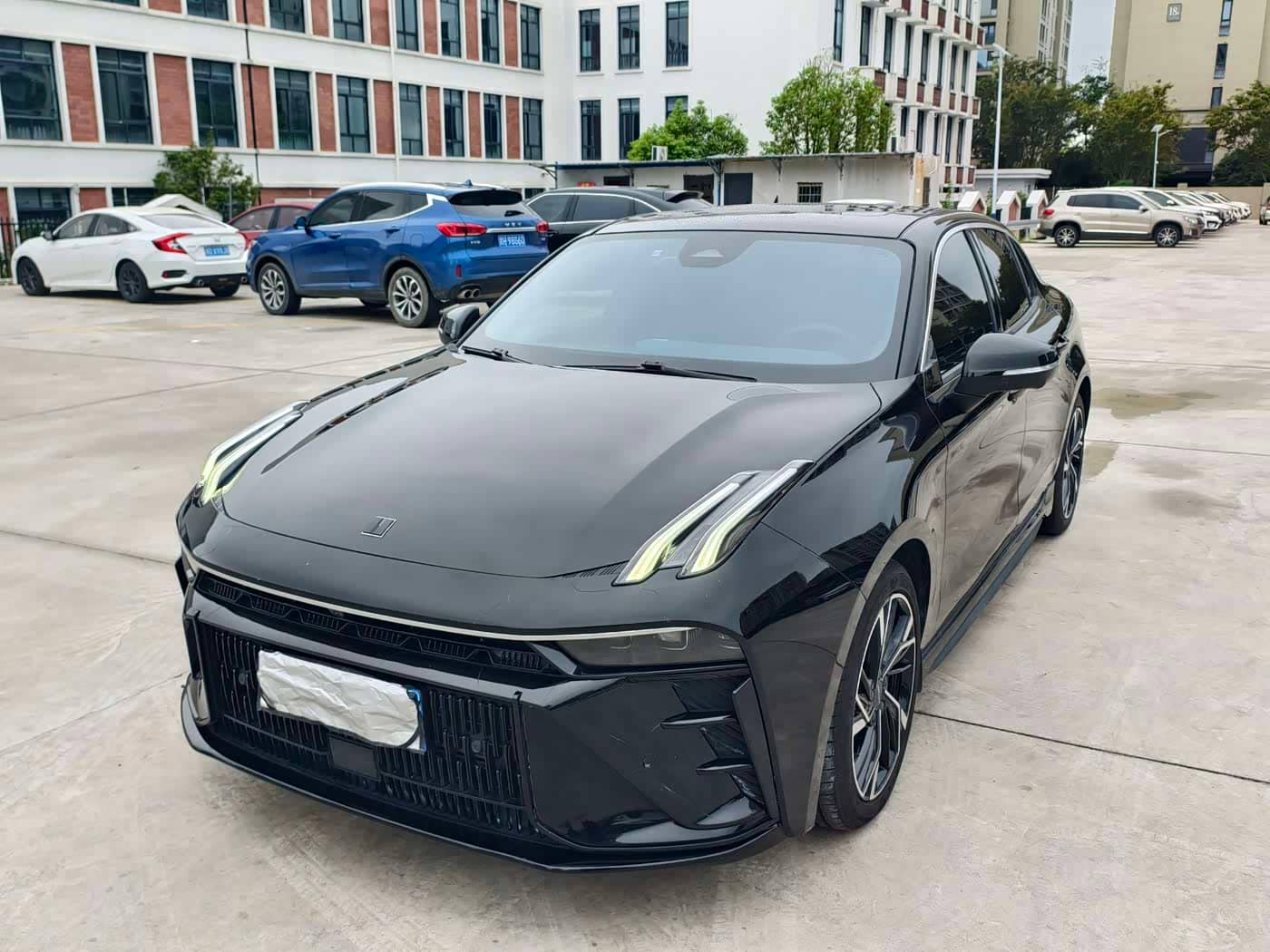 Lynk & Co 03