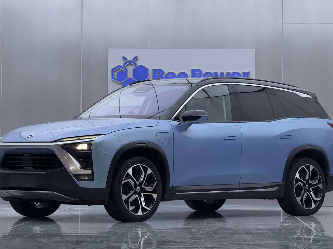 NIO ES8