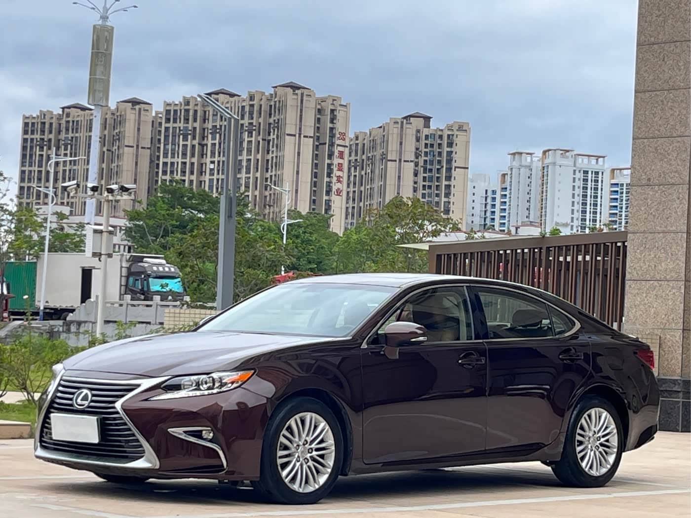 Lexus ES