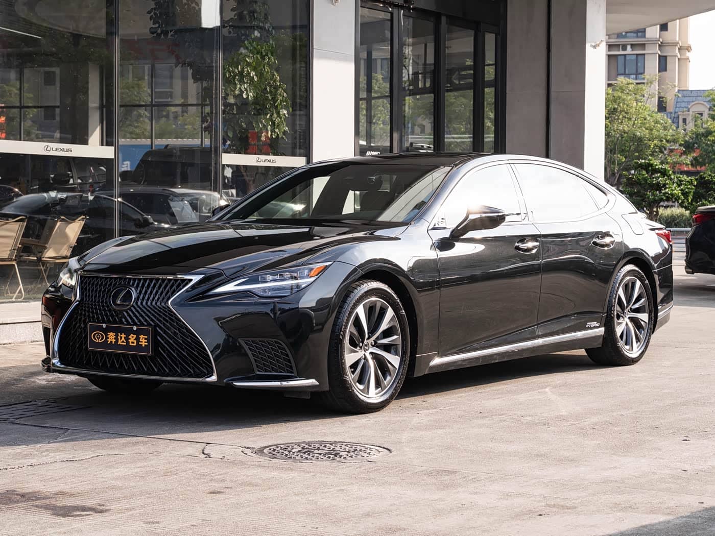 Lexus LS