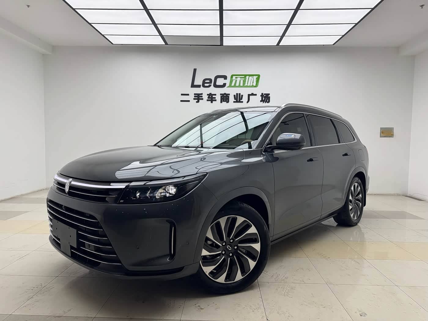 AITO Wenjie AITO M7