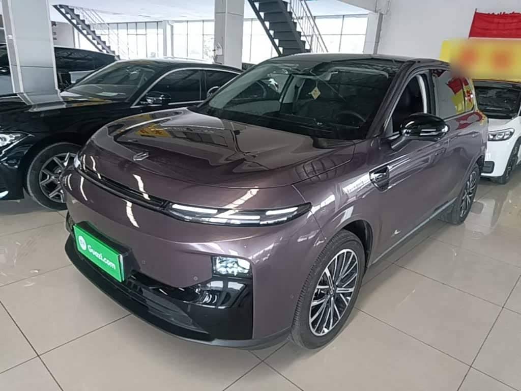 Leapmotor B10