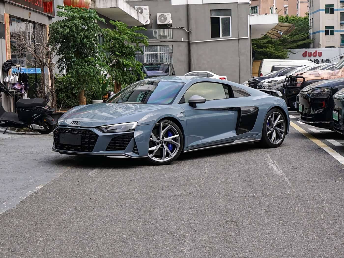 Audi R8