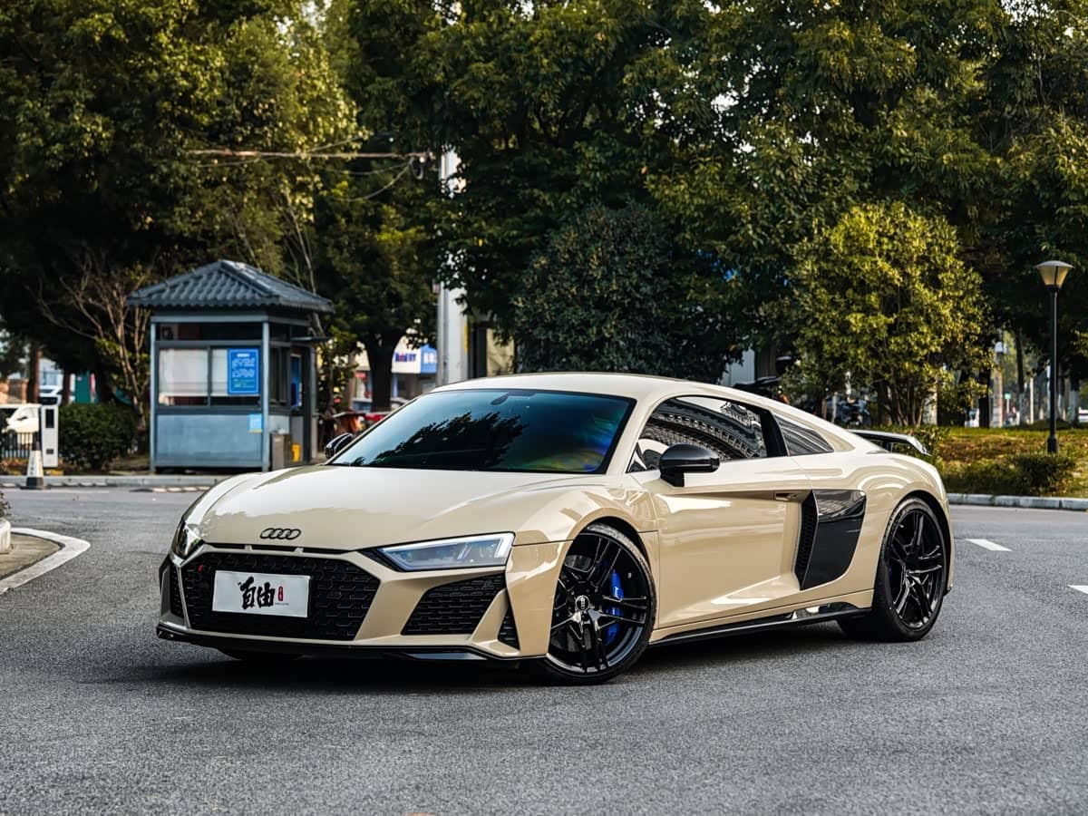 Audi R8