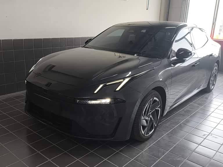 Lynk & Co 07 EM-P
