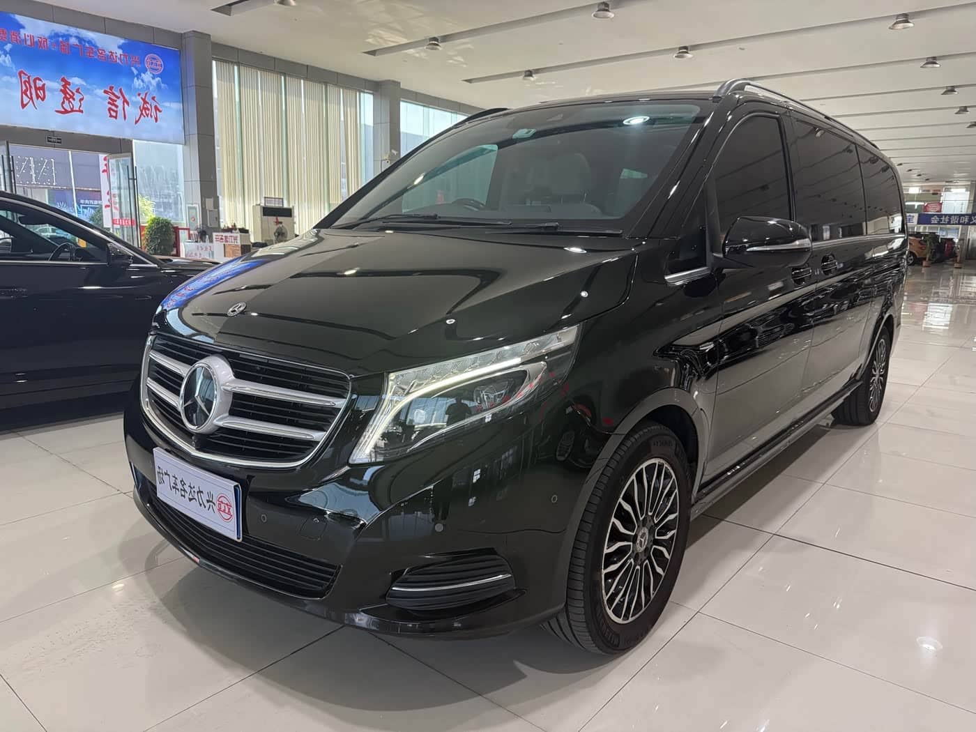 Mercedes-Benz V-Class