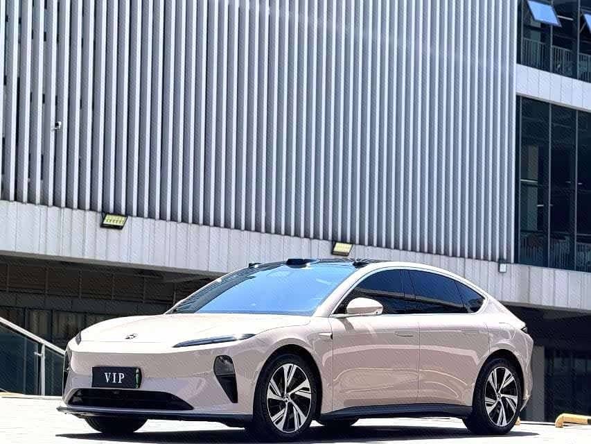 NIO ET5