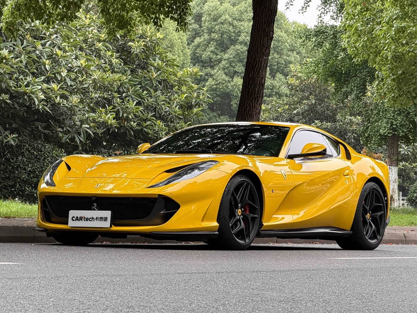 Ferrari 812