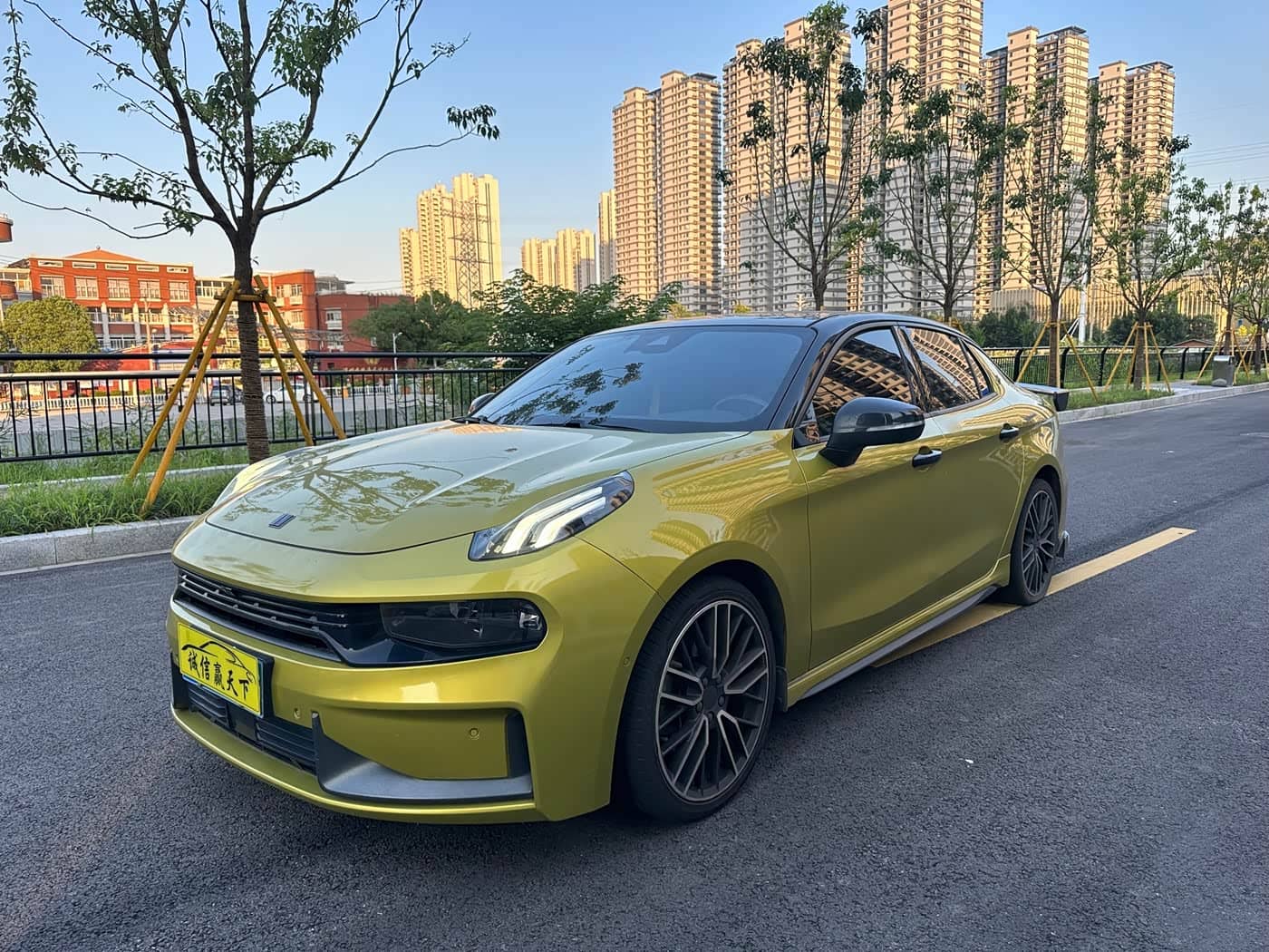Lynk & Co 03