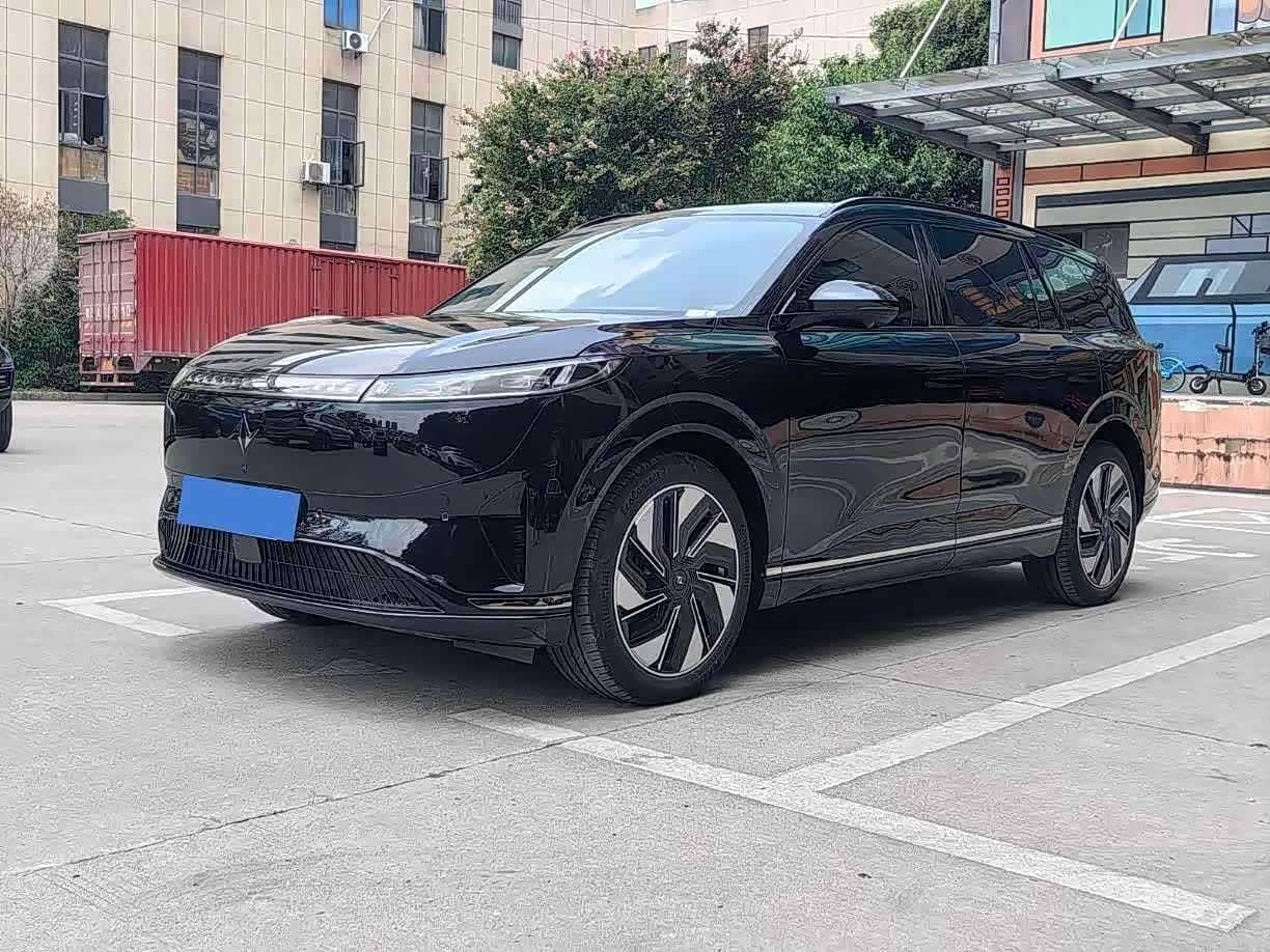 Dongfeng Yipai eπ008