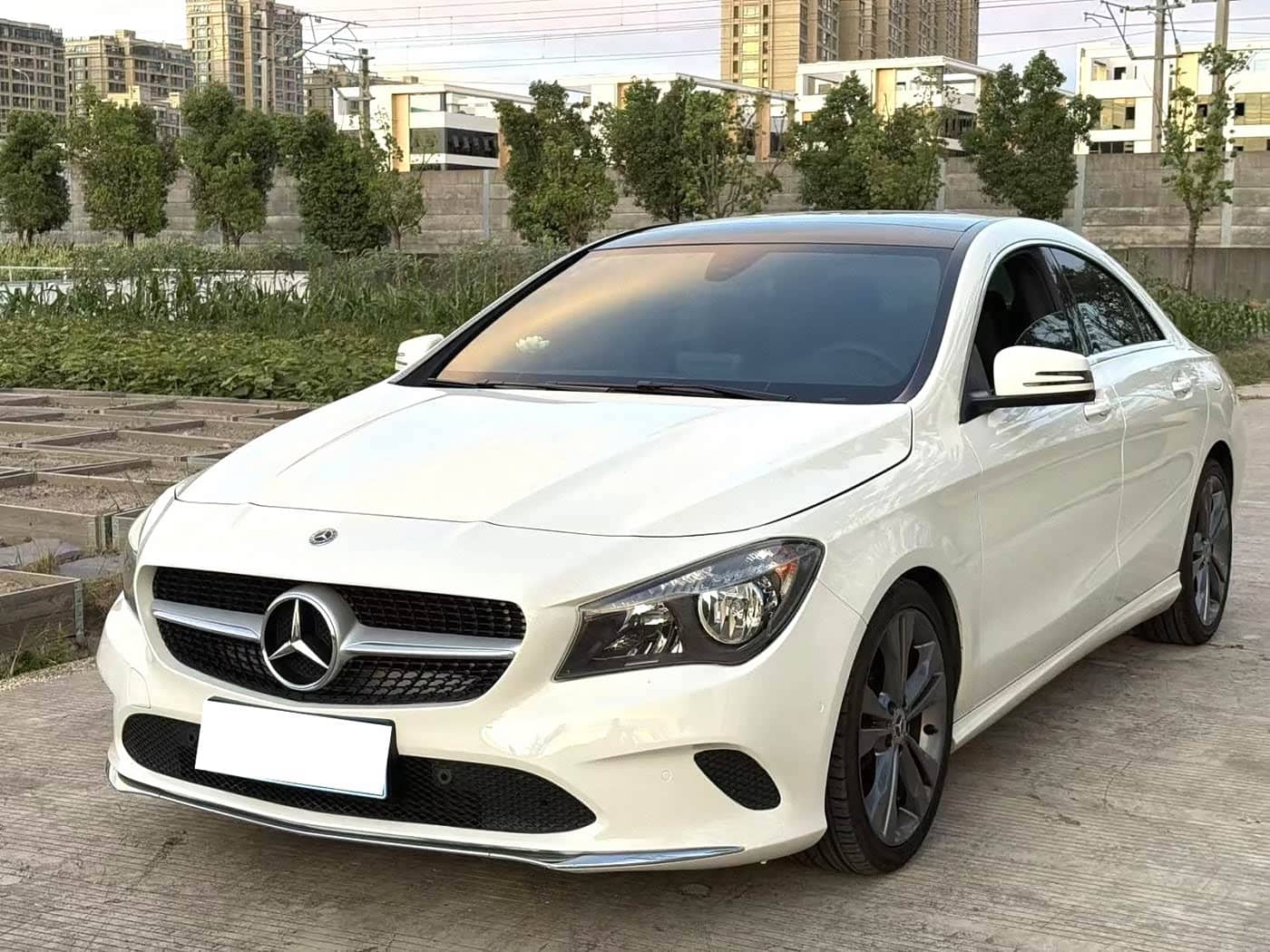 Mercedes-Benz CLA