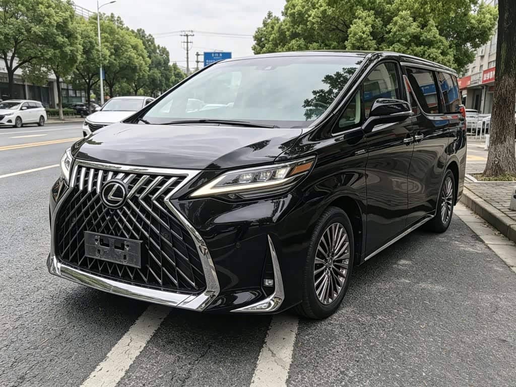 Lexus LM