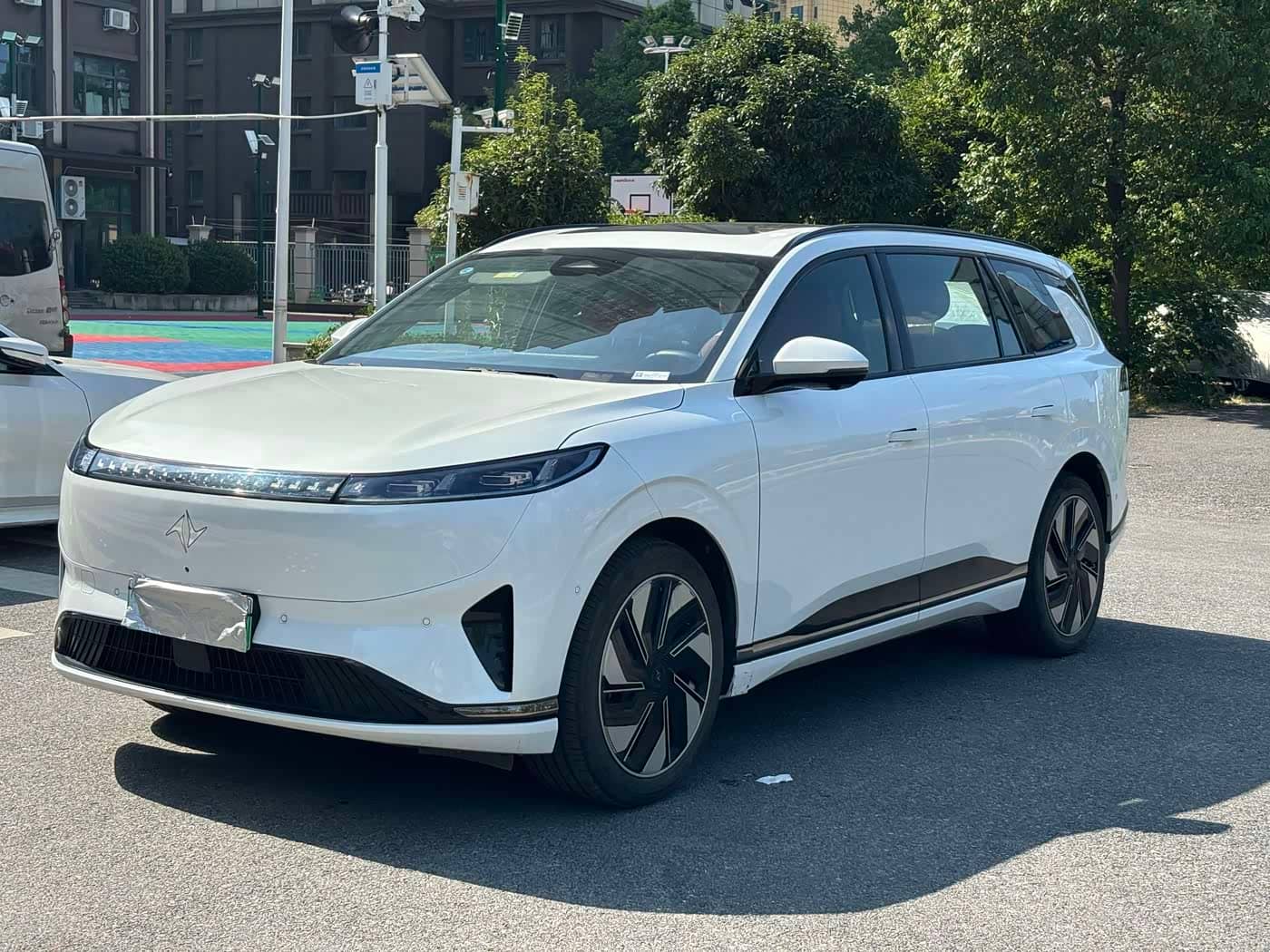 Dongfeng Yipai eπ008