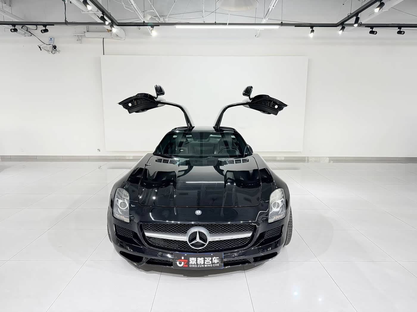 Mercedes-Benz SLS AMG