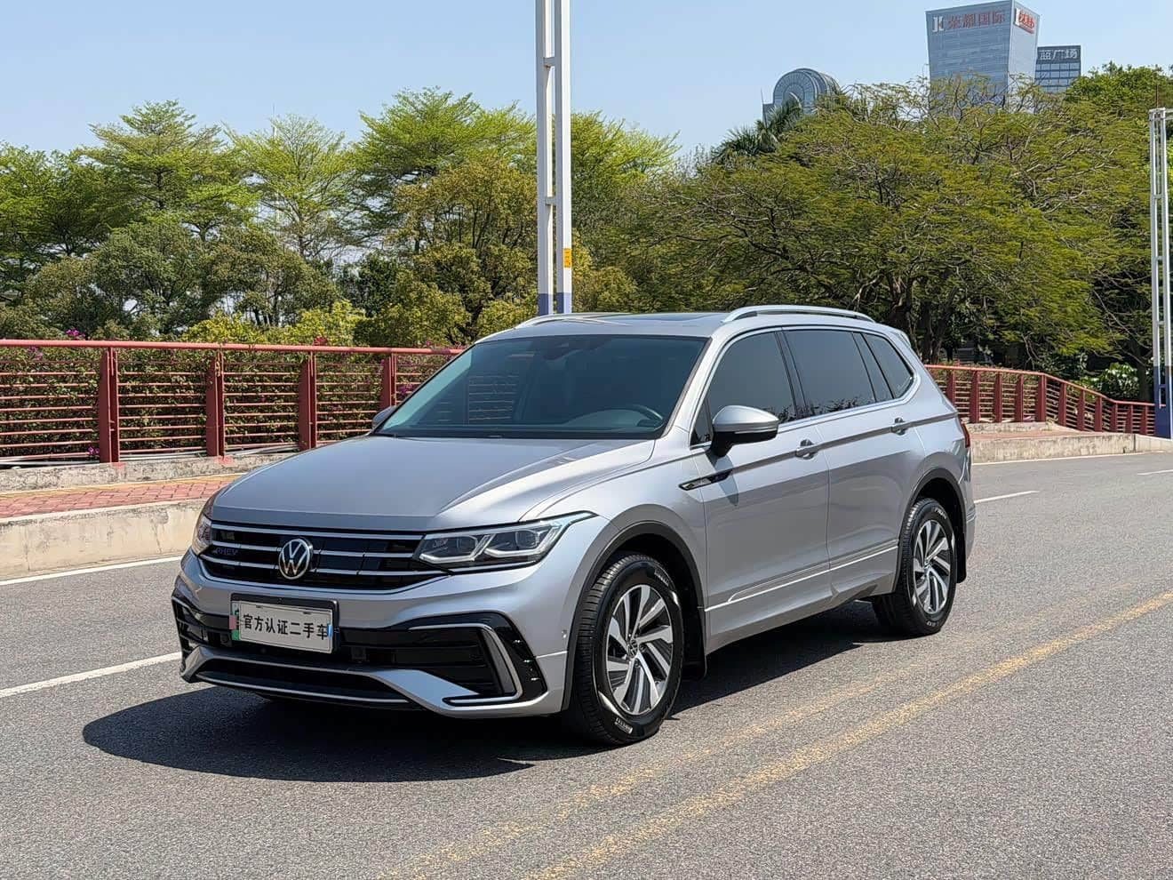 Volkswagen Tiguan L PHEV