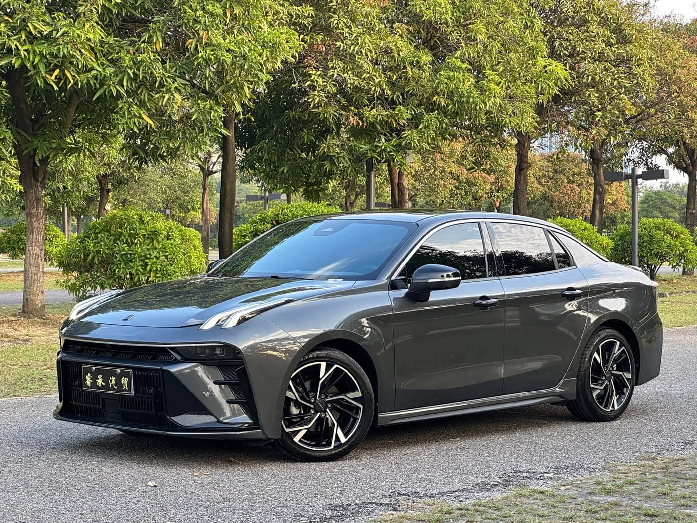 Lynk & Co 03