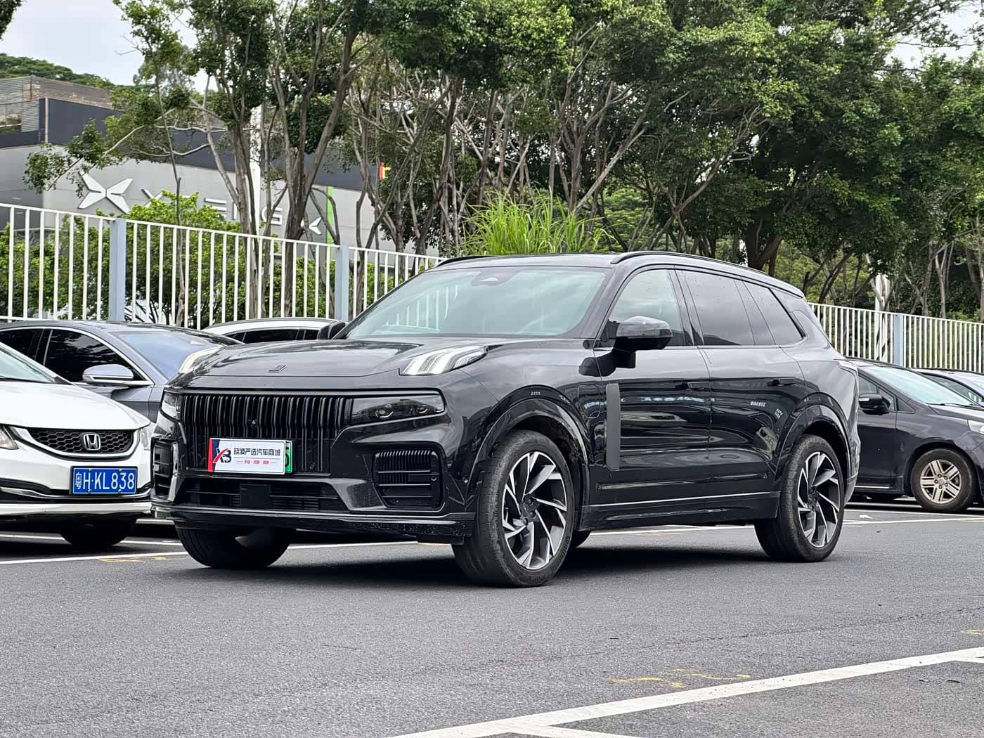 Lynk & Co 09 EM-P