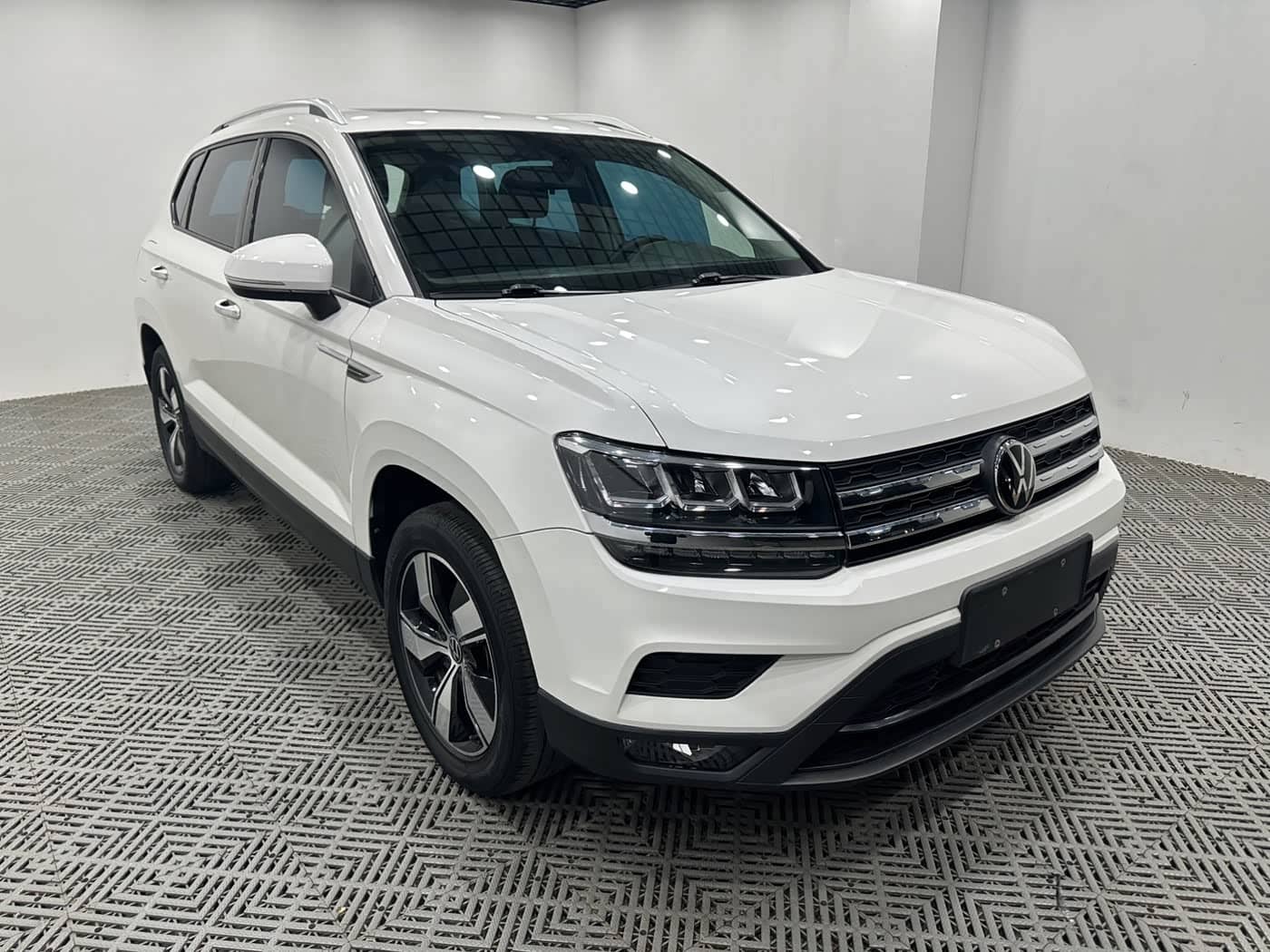 Volkswagen Tharu