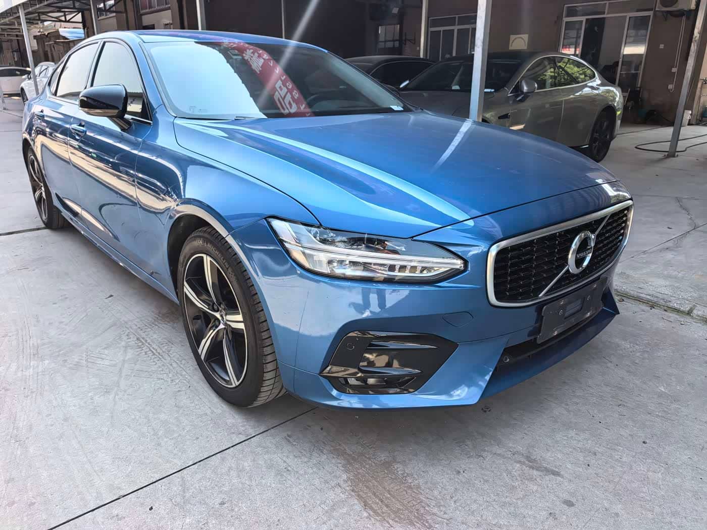 Volvo S90