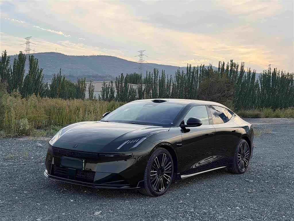 Lynk & Co 10 EM-P