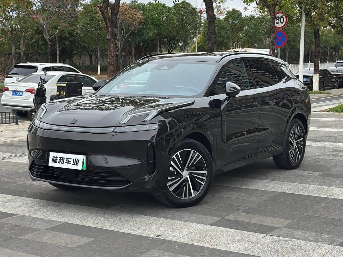 Lynk & Co 08 EM-P