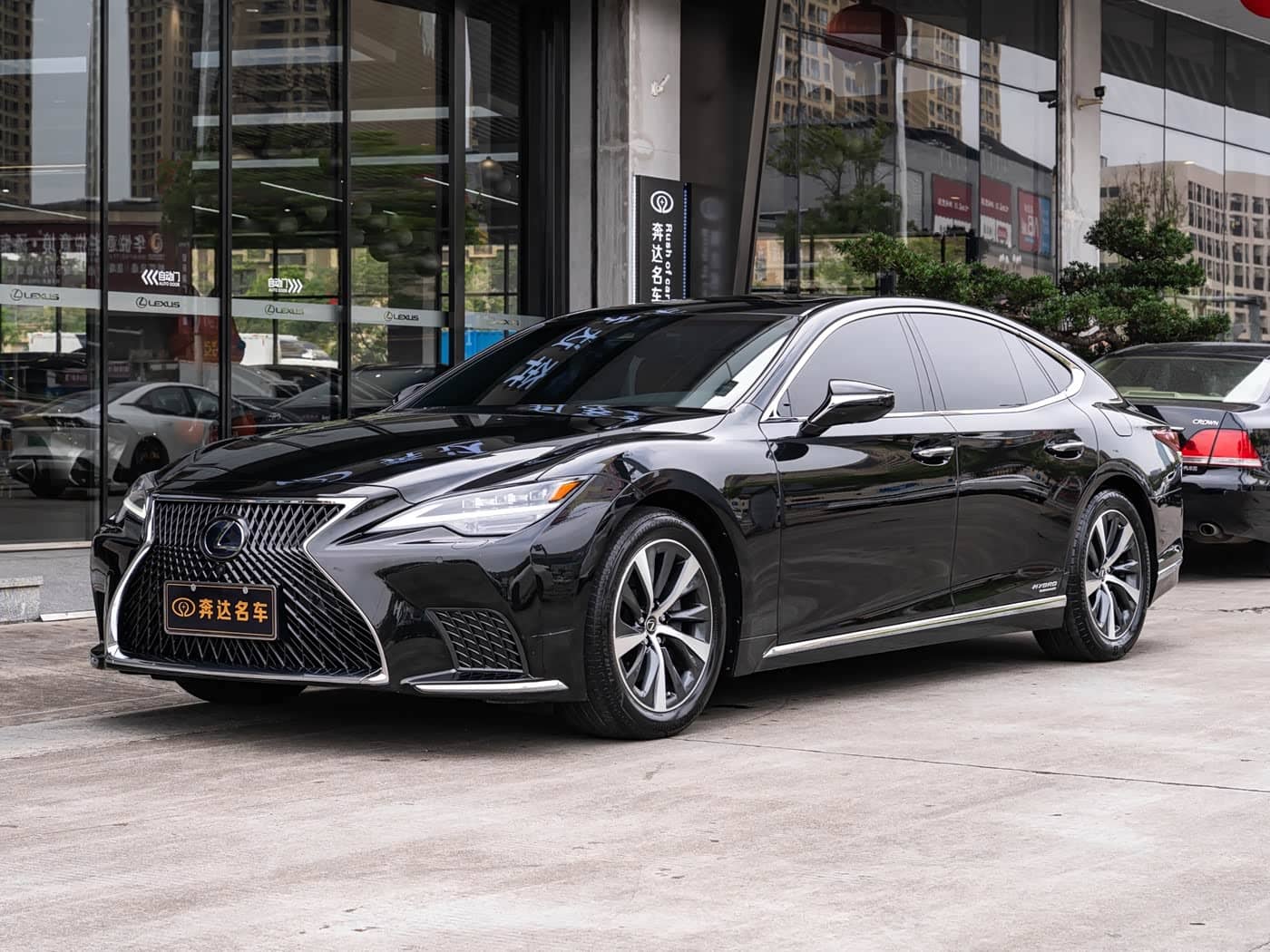 Lexus LS