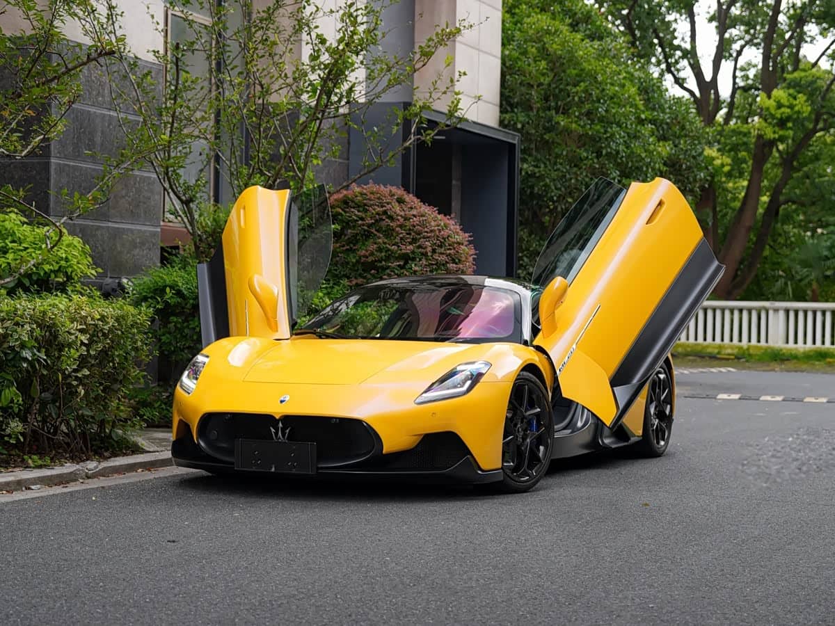 Maserati MC20