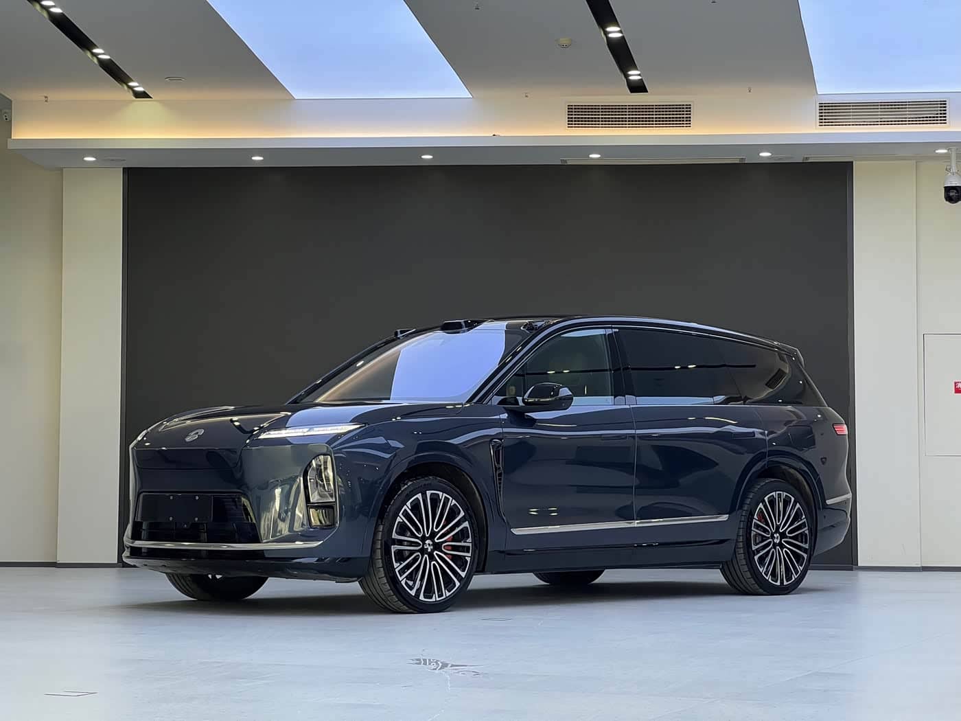 NIO ES8