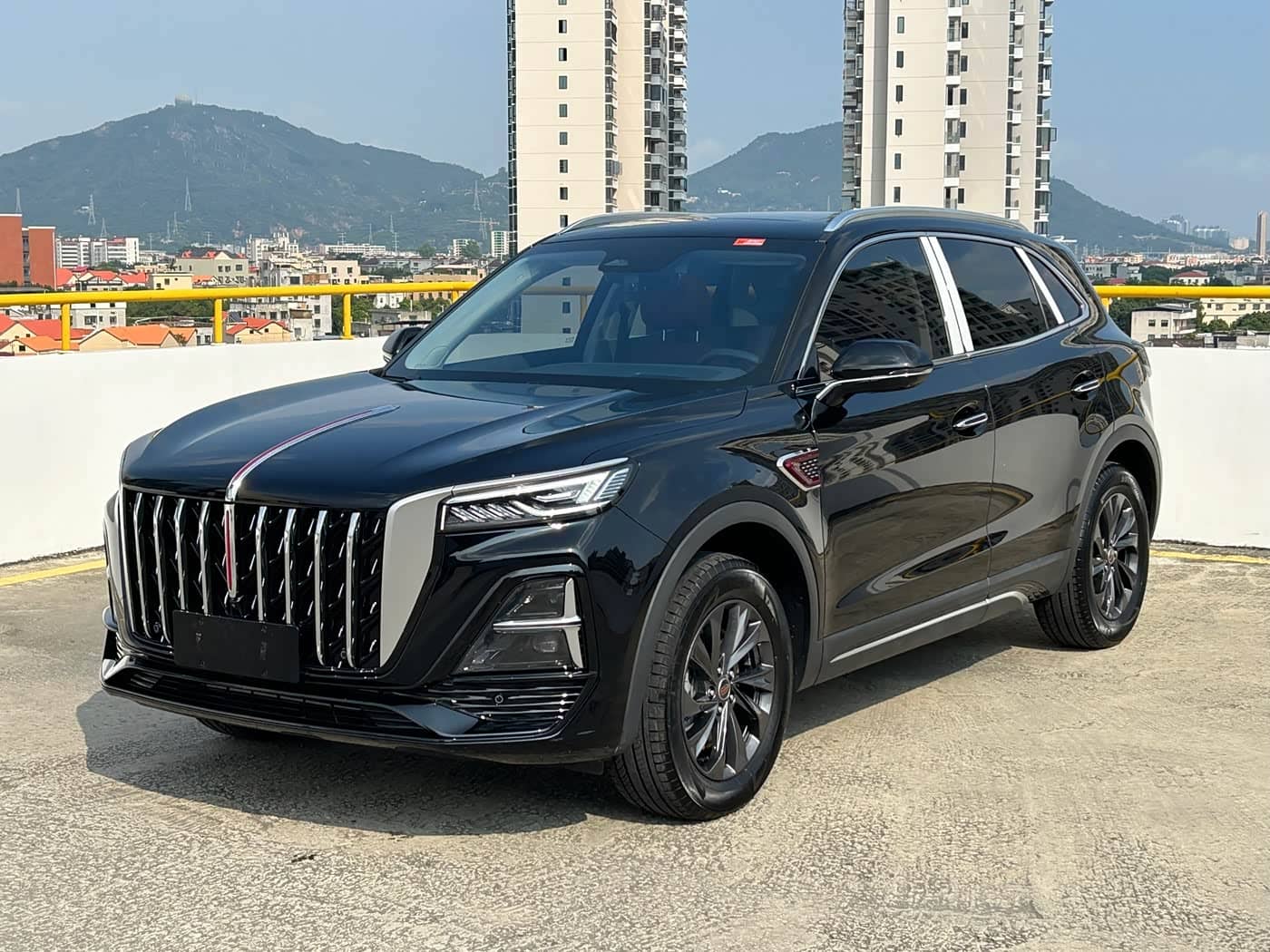 Hongqi HS5