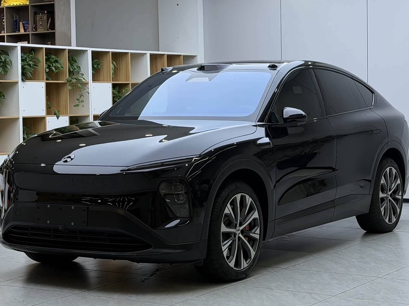 NIO EC7