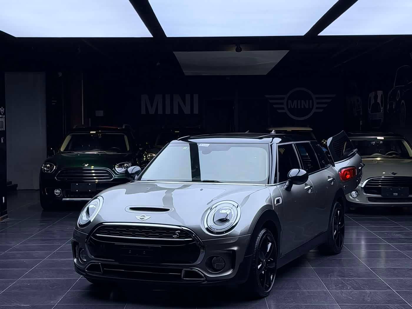 MINI CLUBMAN