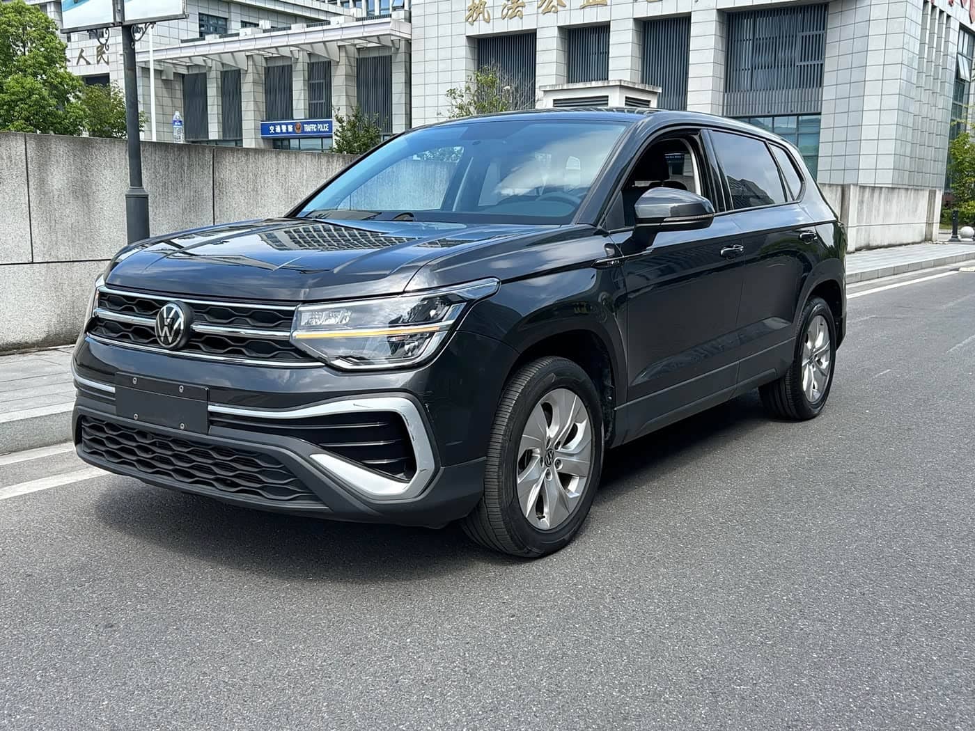 Volkswagen Tharu