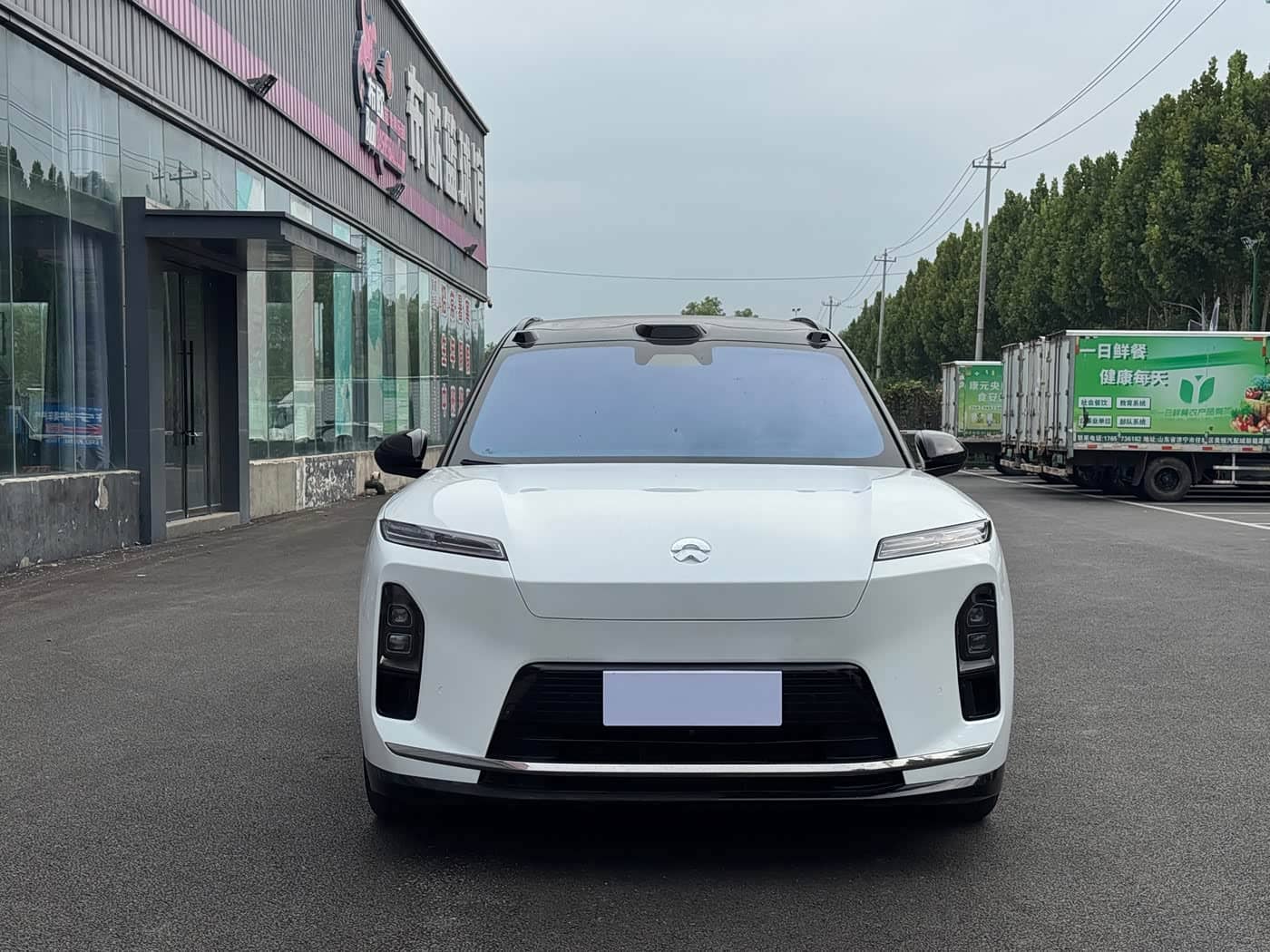 NIO ES8