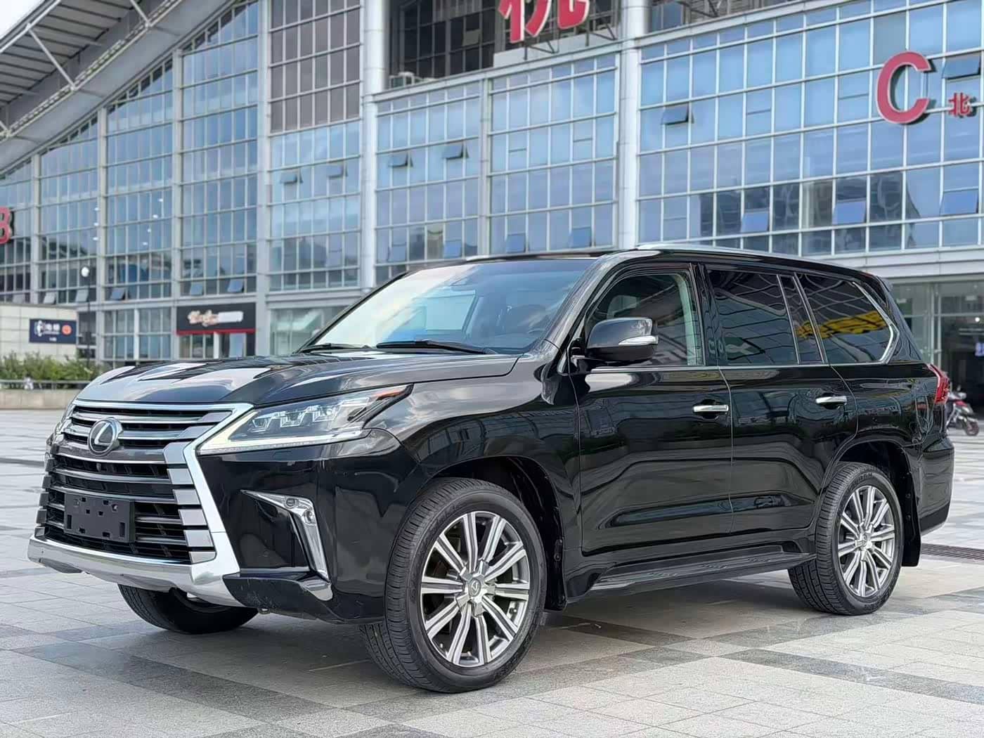 Lexus LX
